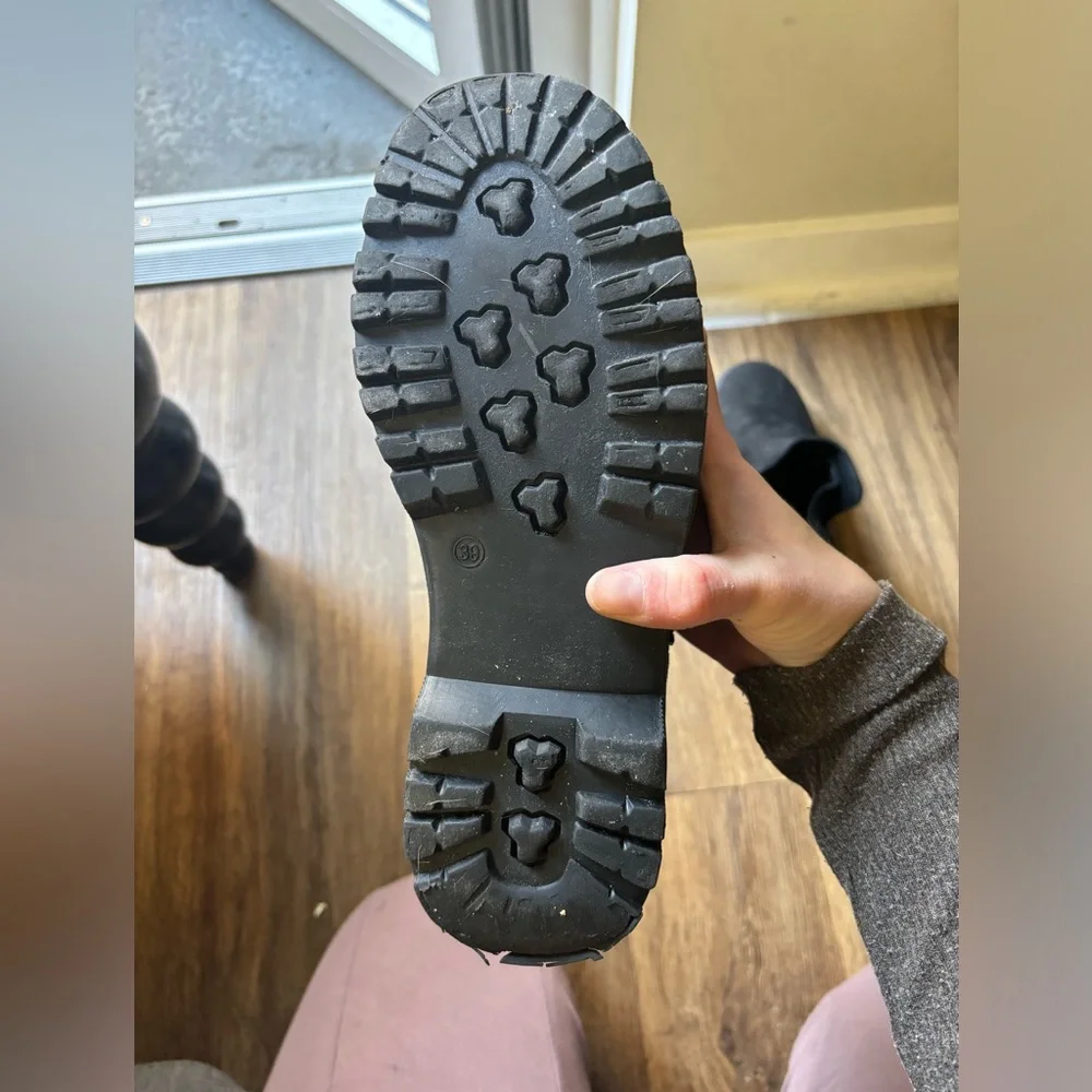 Super Cute Qupid Black Suede Ankle Boots w White Snakeskin Stripe-Size 8 - Picture 13 of 15